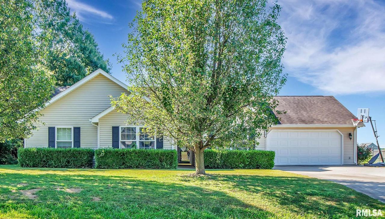 1301 Marion St., Carterville, IL 62918