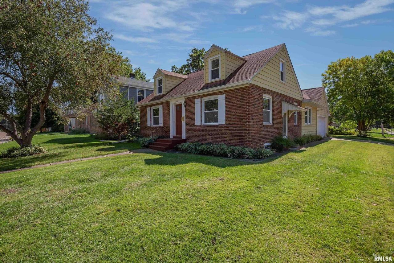 2502 23 1/2 Ave., Rock Island, IL 61201