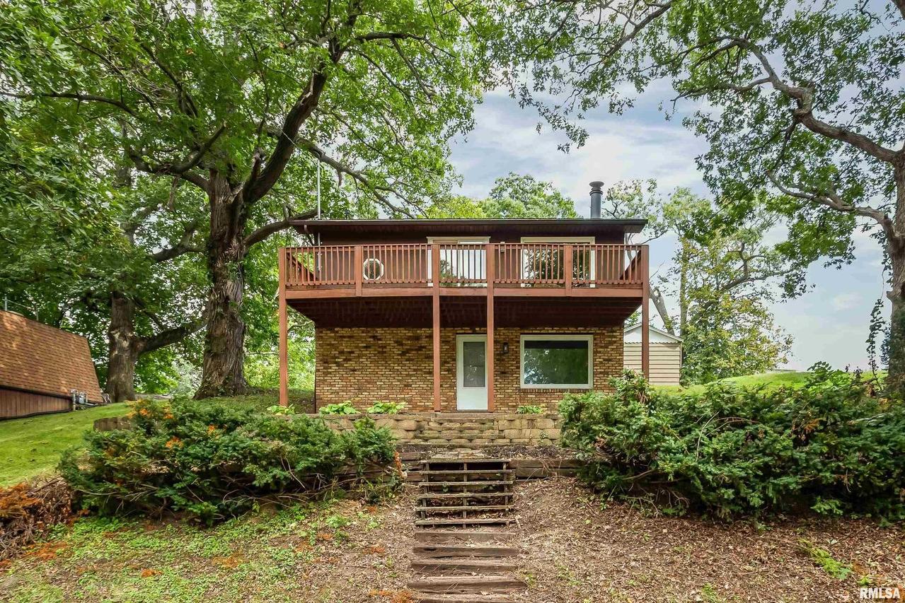 211 8th St., Silvis, IL 61282