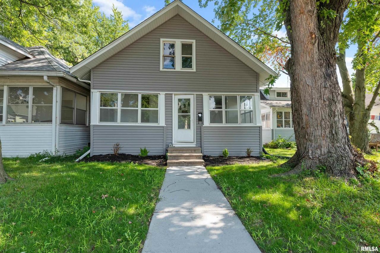 1517 25th St., Rock Island, IL 61201