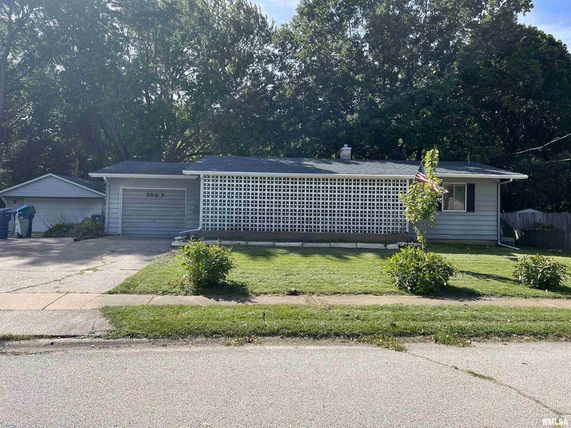 3527 9th St., East Moline, IL 61244