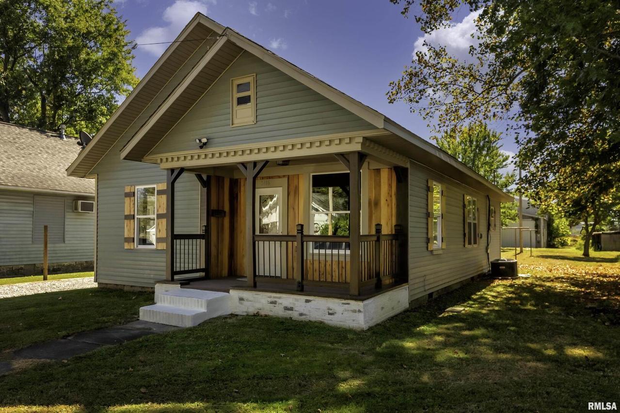 1416 W Cherry St., Herrin, IL 62948