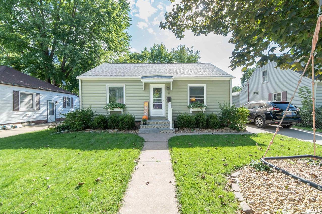 31 Blackhawk Hills Ct., Rock Island, IL 61201