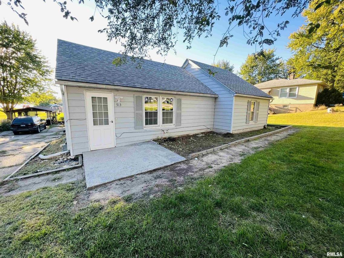 513 S 2nd St., Colona, IL 61241