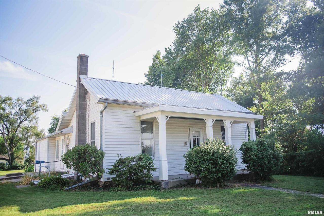 107 W Maple St., Ursa, IL 62376