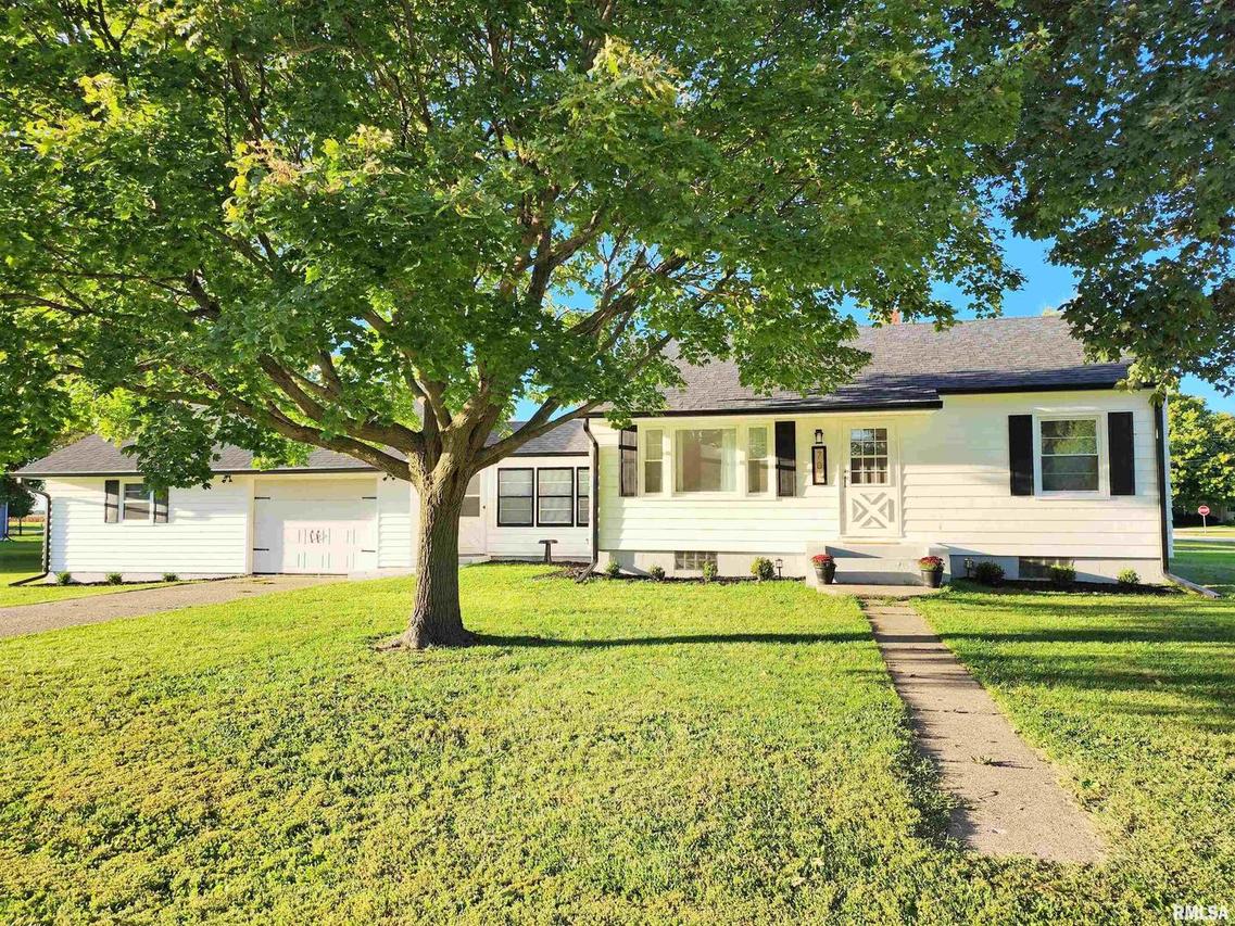 704 Washington St., New Windsor, IL 61465