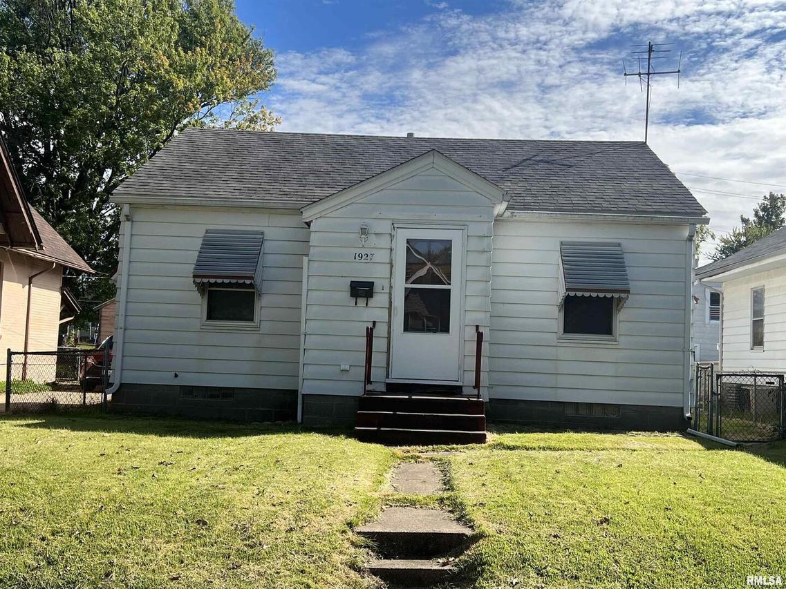 1927 9 1/2th St., Rock Island, IL 61201