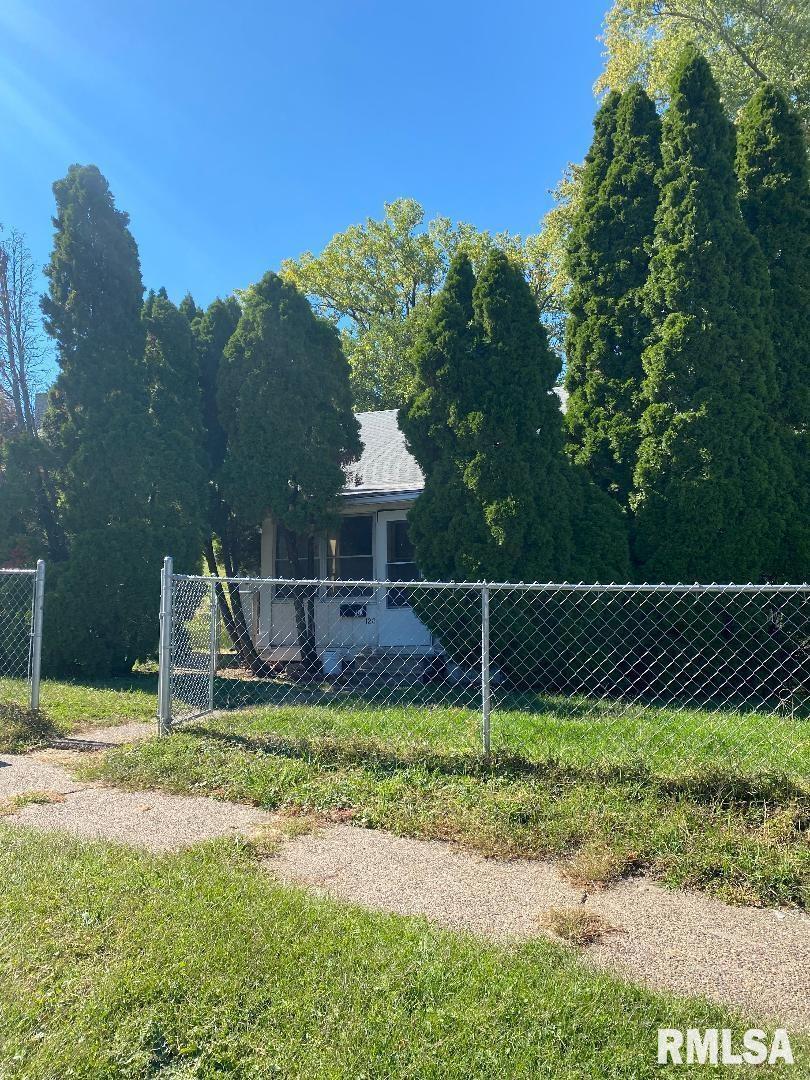 120 4th St., Silvis, IL 61282