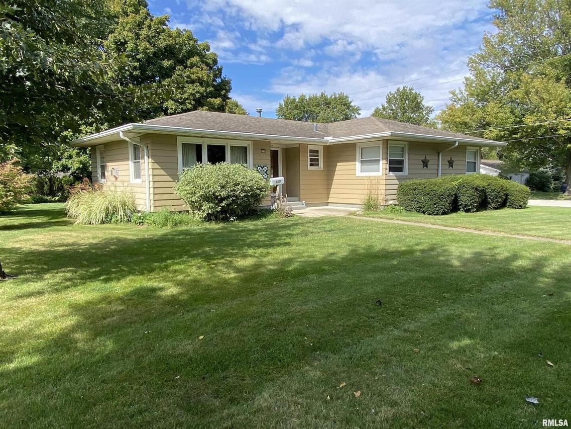 115 N 2nd St., Cambridge, IL 61238