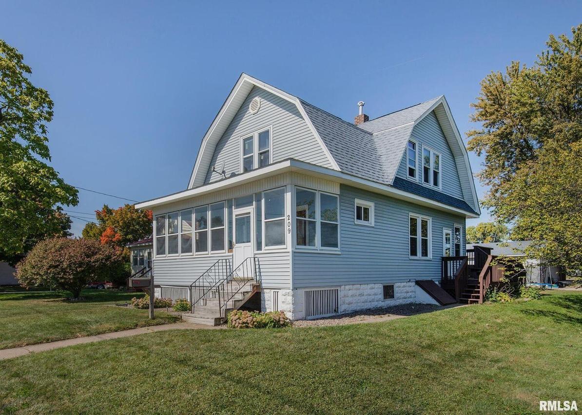 209 E 2nd Ave., Milan, IL 61264