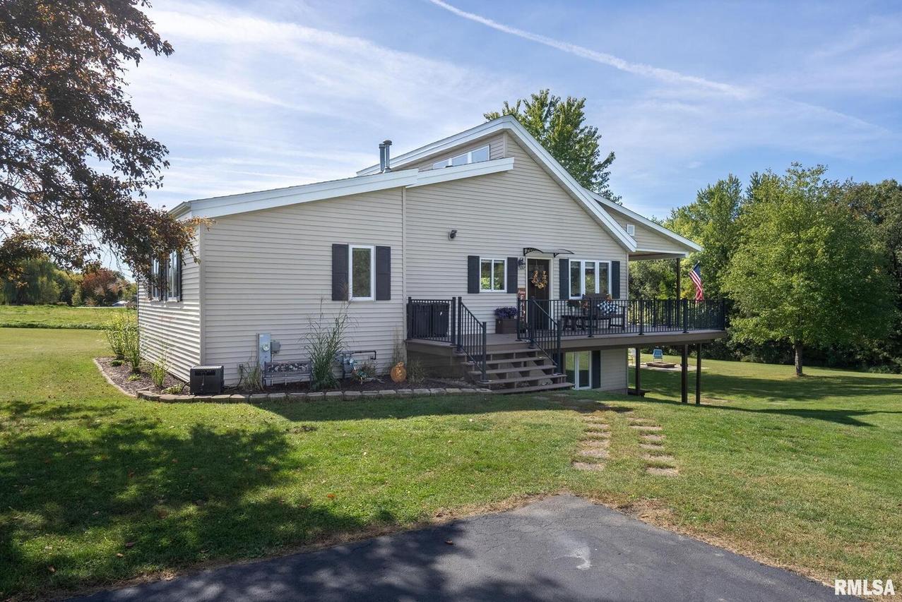 2547 Cottage Hill Dr., Lanark, IL