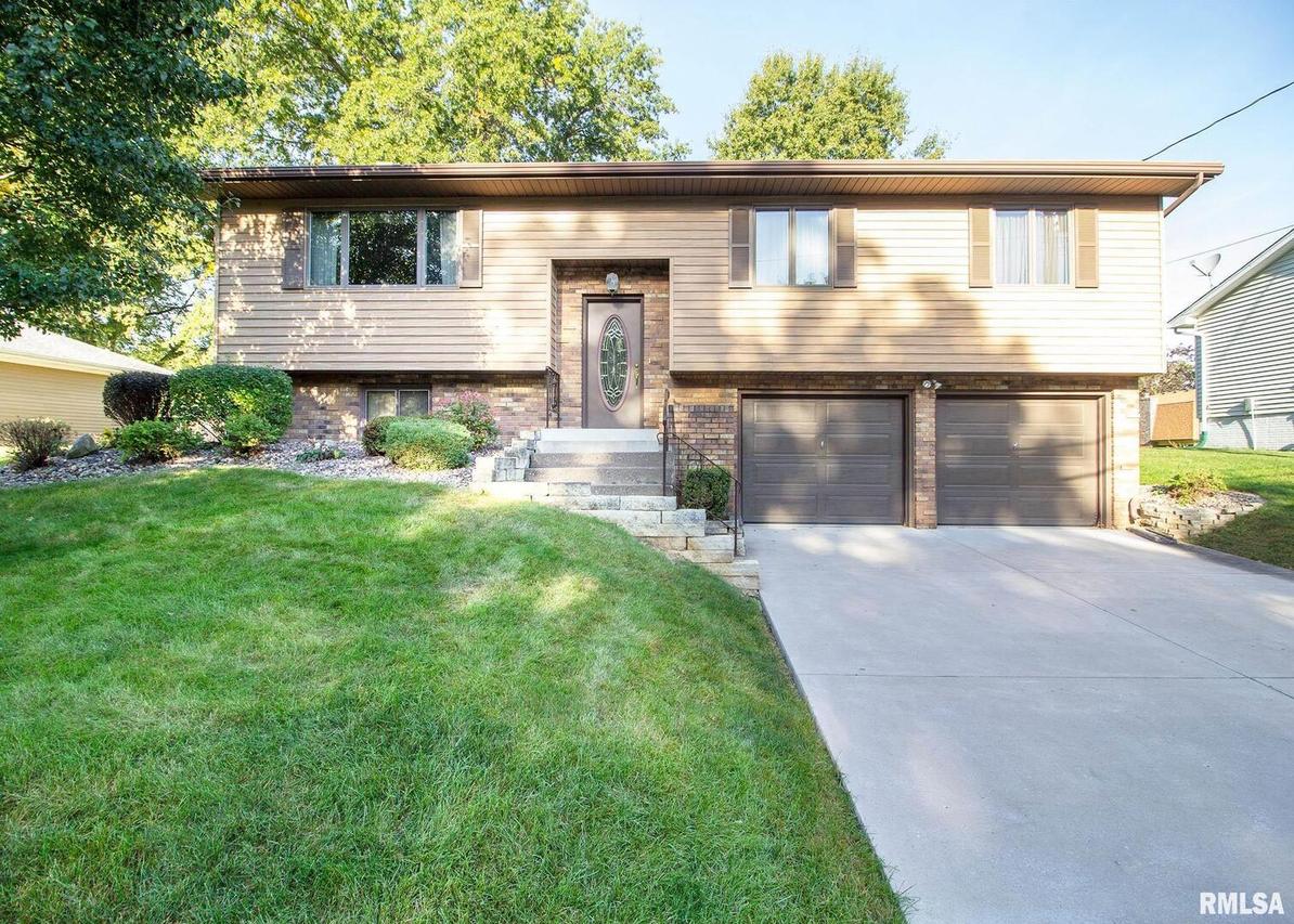 708 E 5th St., Coal Valley, IL 61240