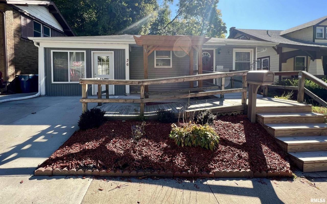36 N Park St., Savanna, IL 61274