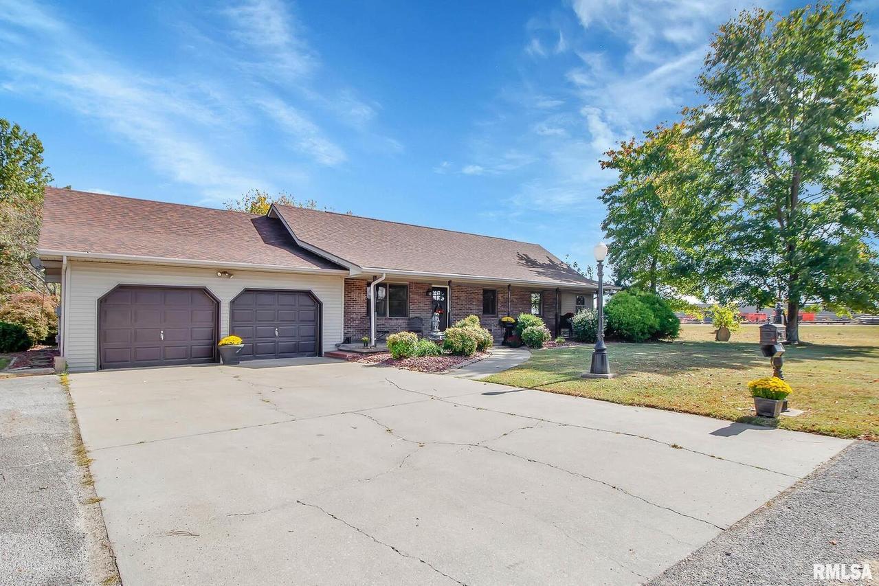 1308 Rae Ln., Carterville, IL 62918