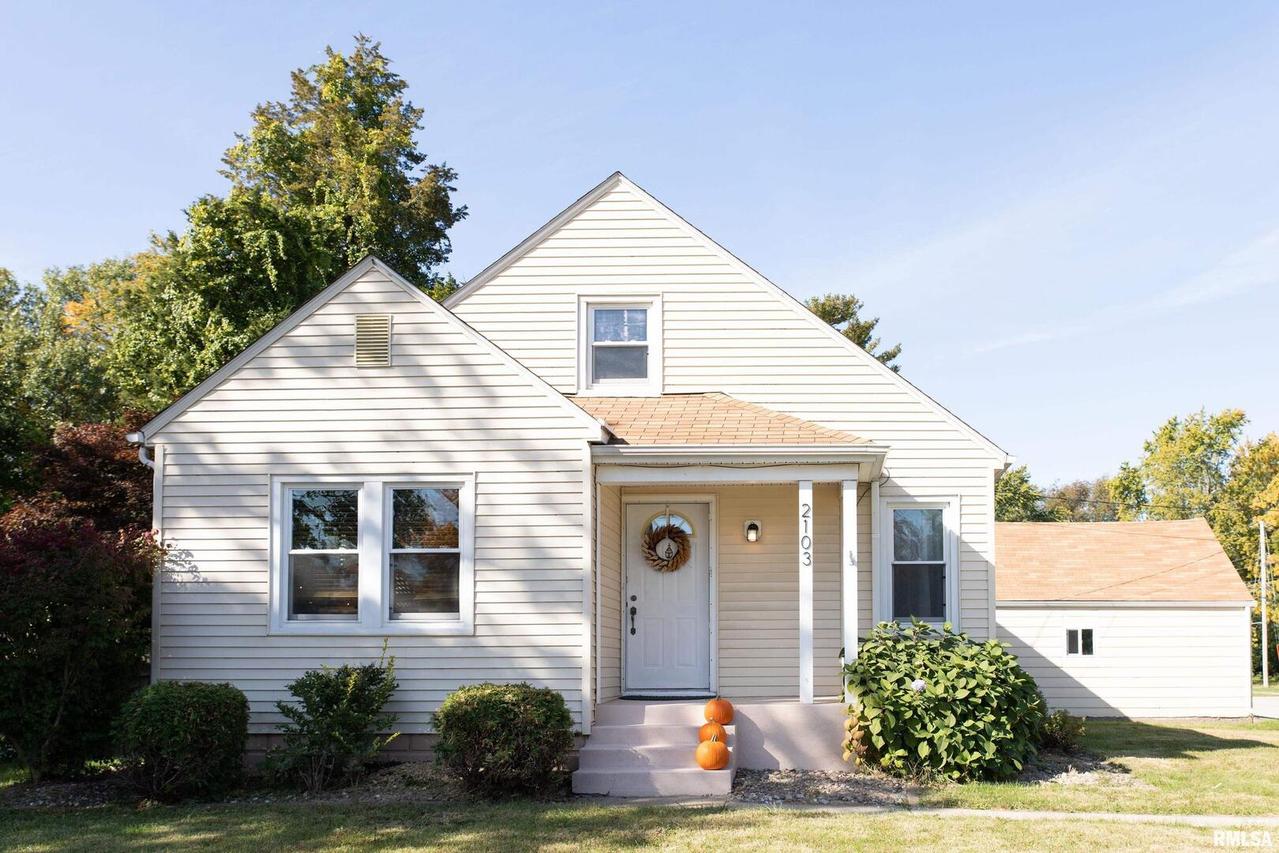 2103 53rd St., Moline, IL 61265
