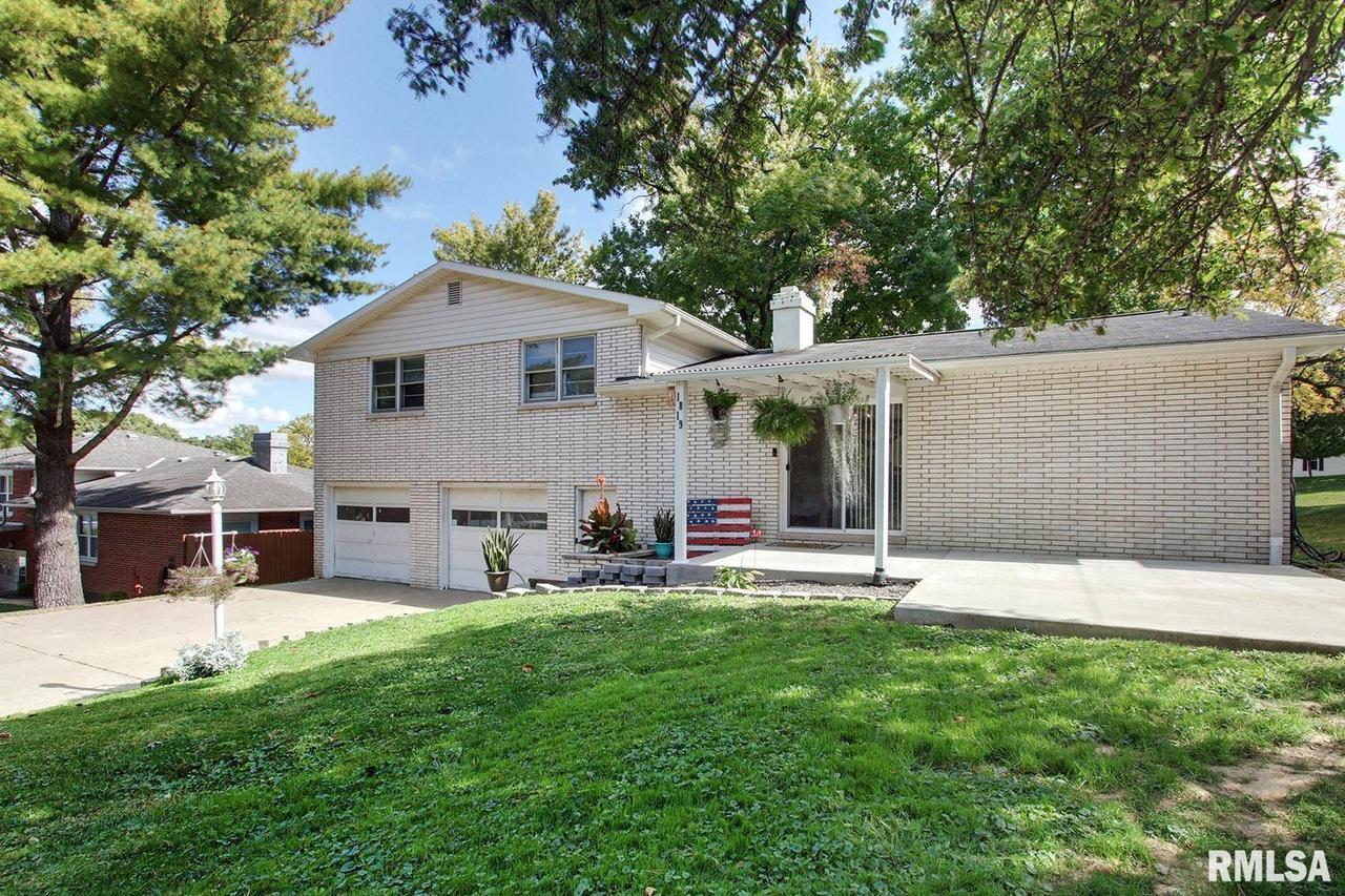 1819 Hilltop Dr., Quincy, IL 62301