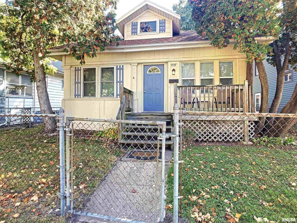 1719 28th St., Rock Island, IL 61201