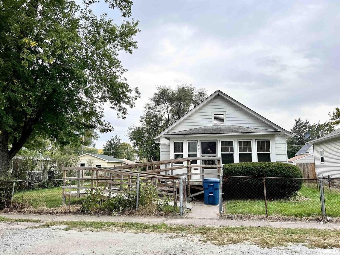 351 22nd St., East Moline, IL 61244