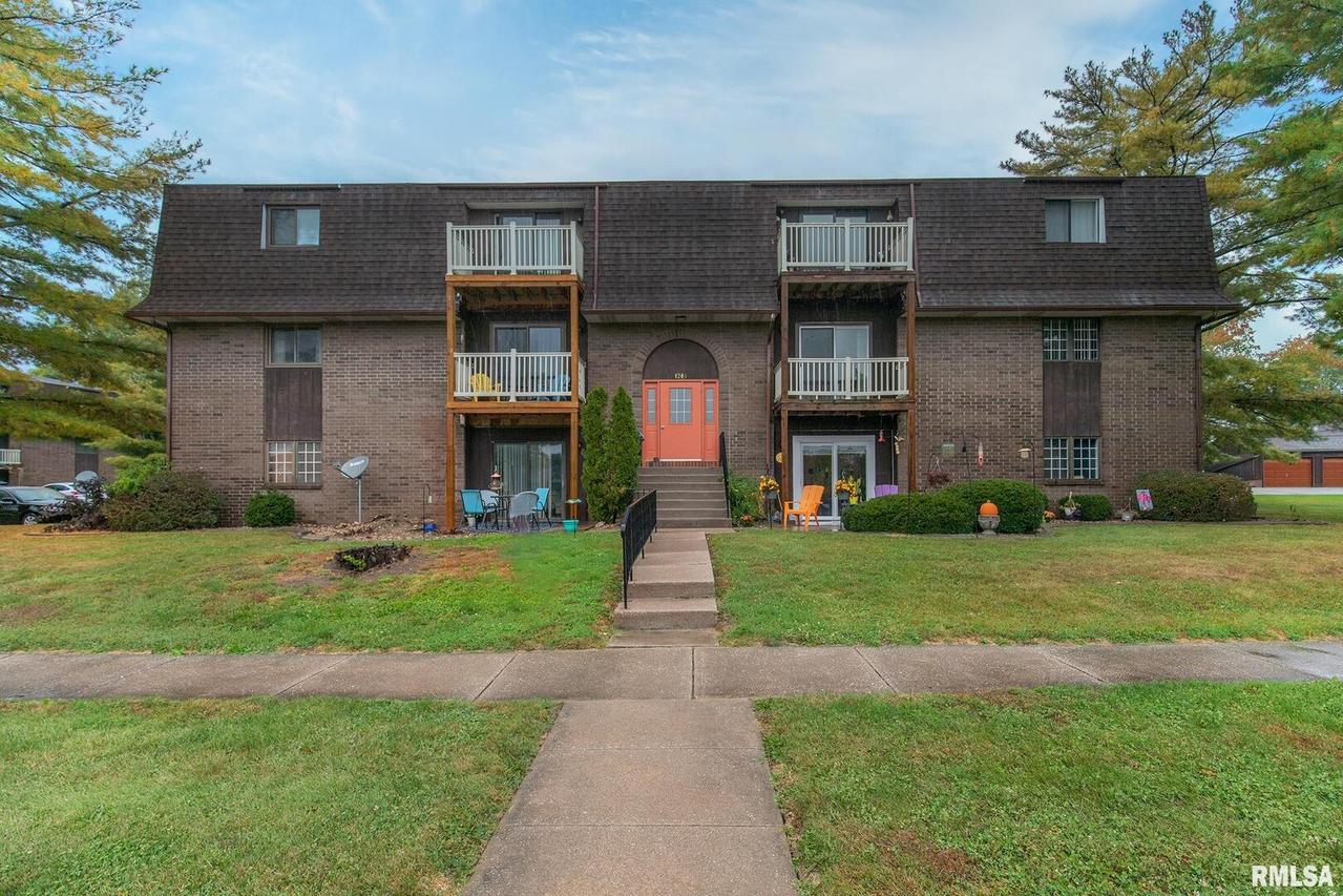 1249 48th Ave. #19, East Moline, IL 61244