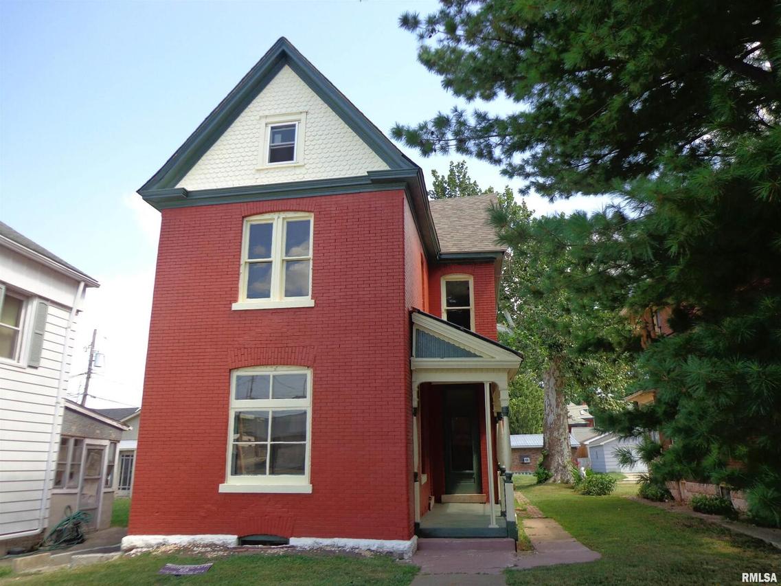 227 S 11th St., Quincy, IL 62301