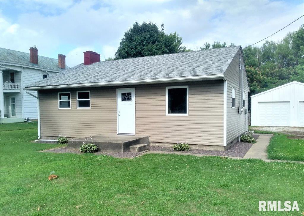 404 N Chestnut St., Mendon, IL 62351