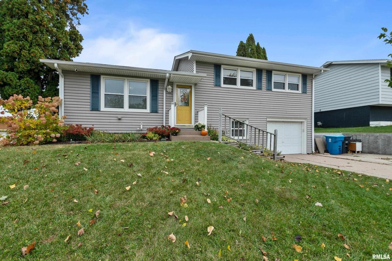 8115 10th St., Rock Island, IL 61201