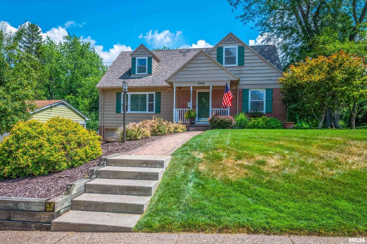3306 13th Avenue Ct., Moline, IL 61265