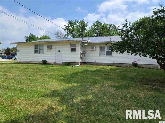 307 E Wood St., Camp Point, IL 62320