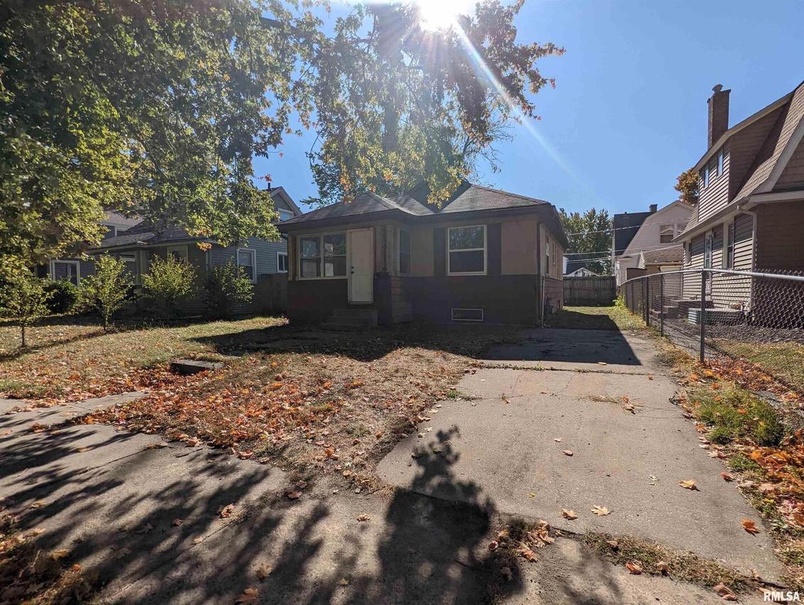 3204 16th Ave., Rock Island, IL