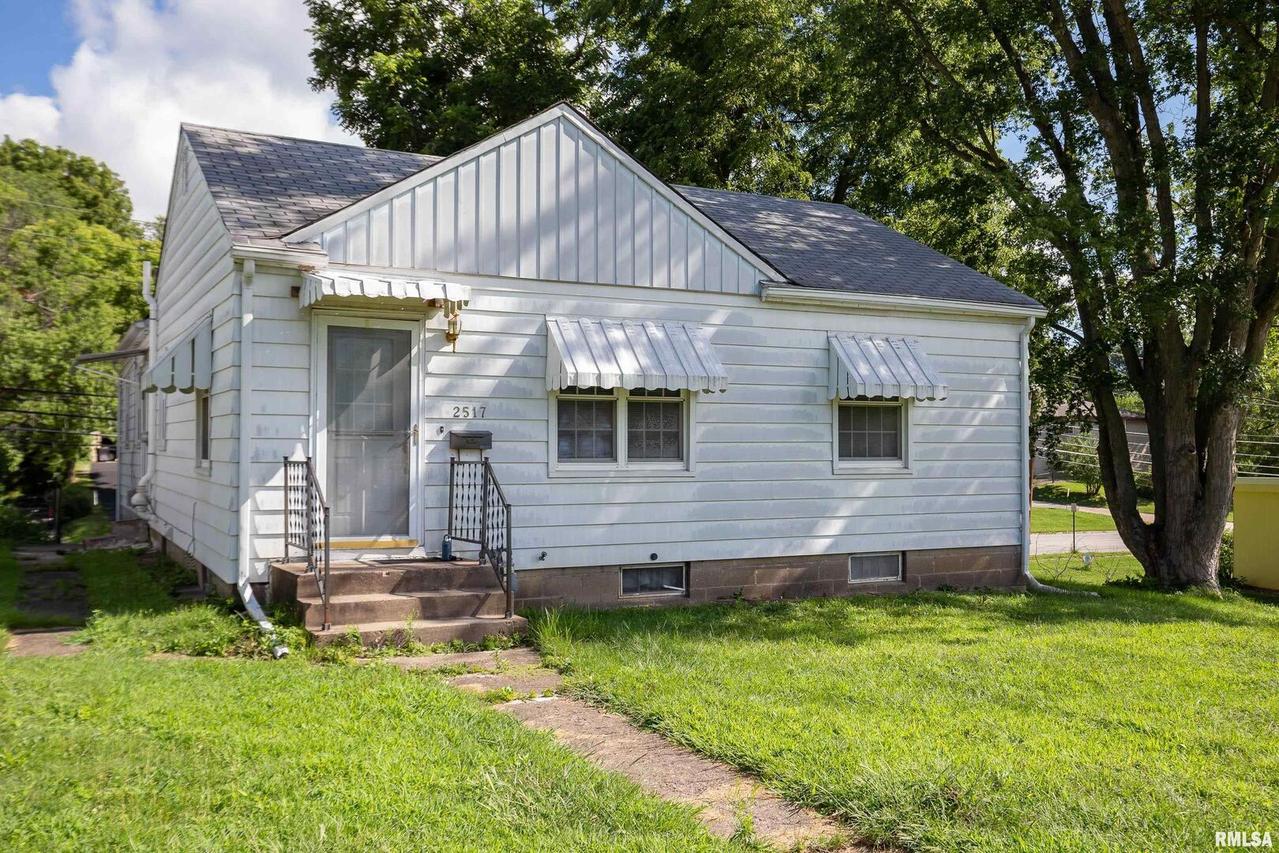 2517 32nd Ave., Rock Island, IL 61201