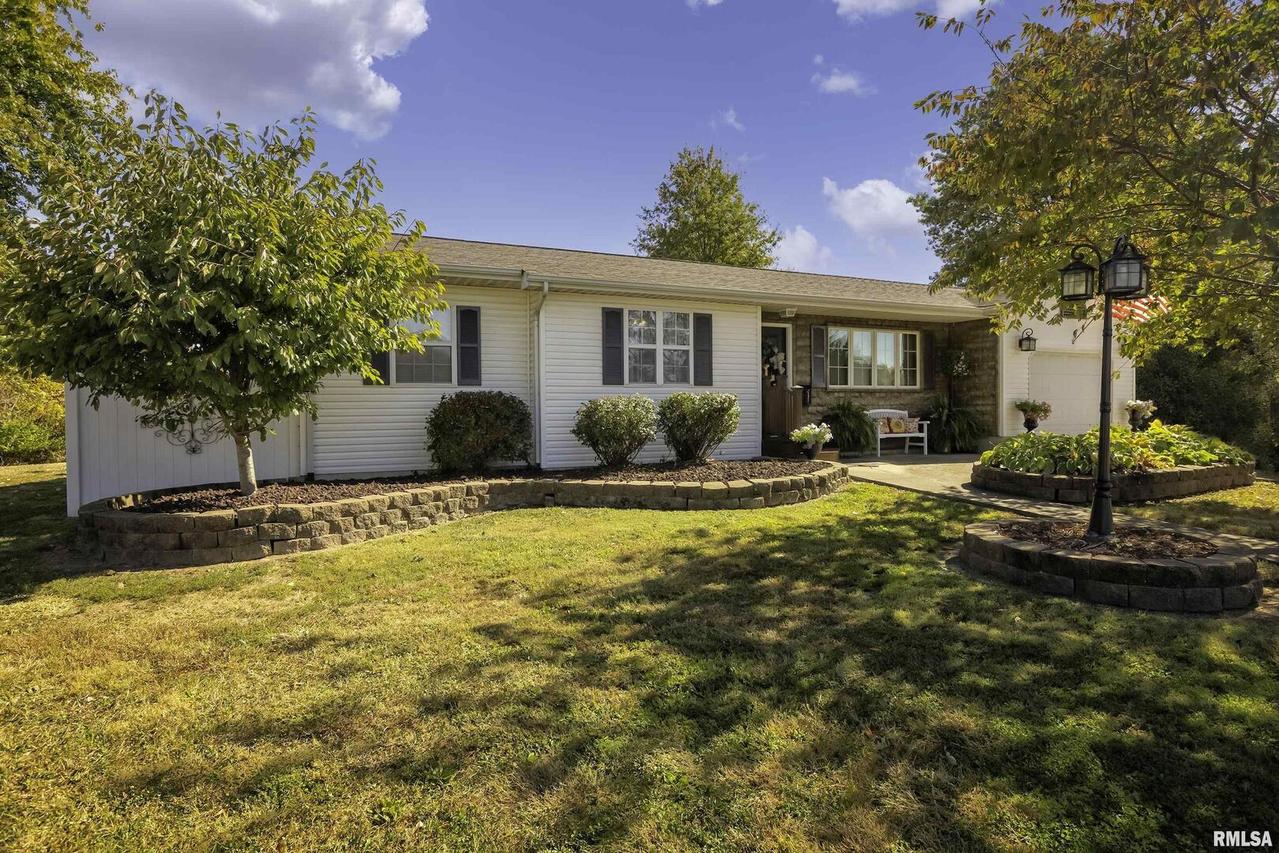 420 Stonebrook Dr., Benton, IL 62812