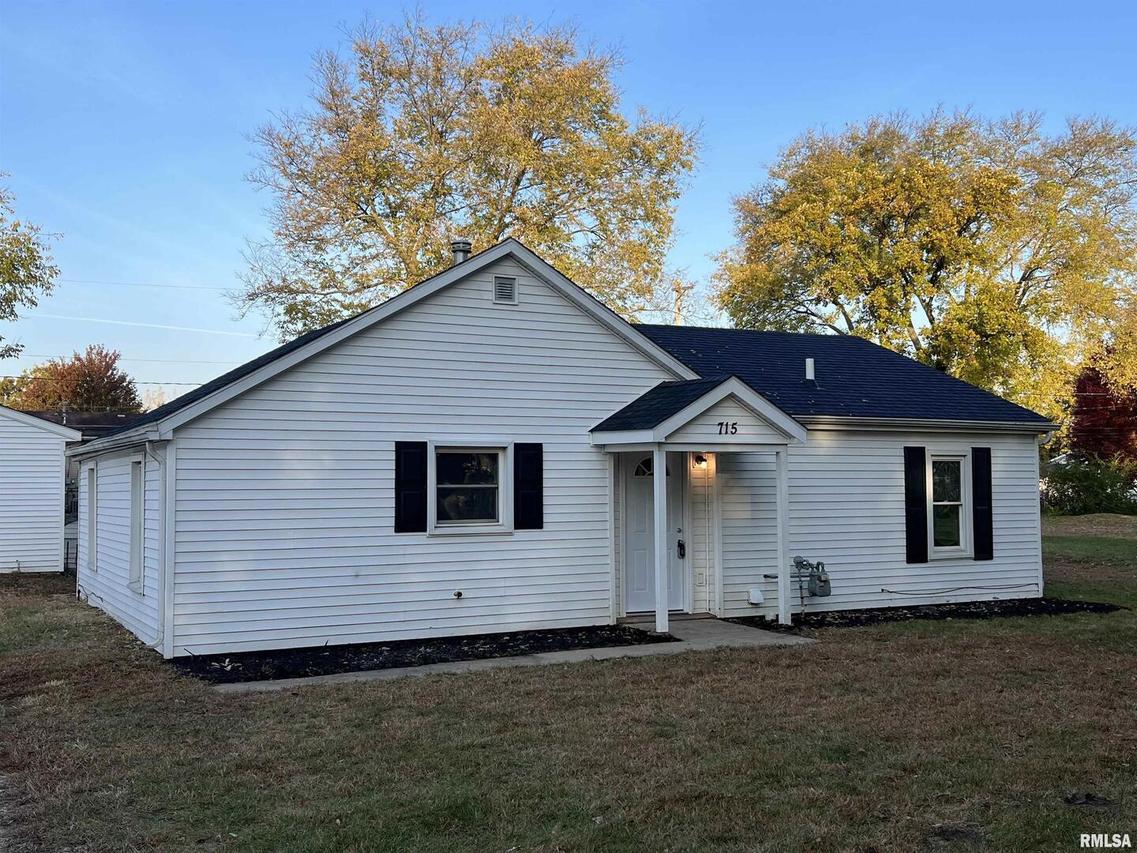 715 8th St., Colona, IL 61241