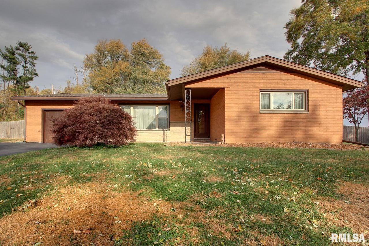 903 Mckee Dr., Quincy, IL 62305