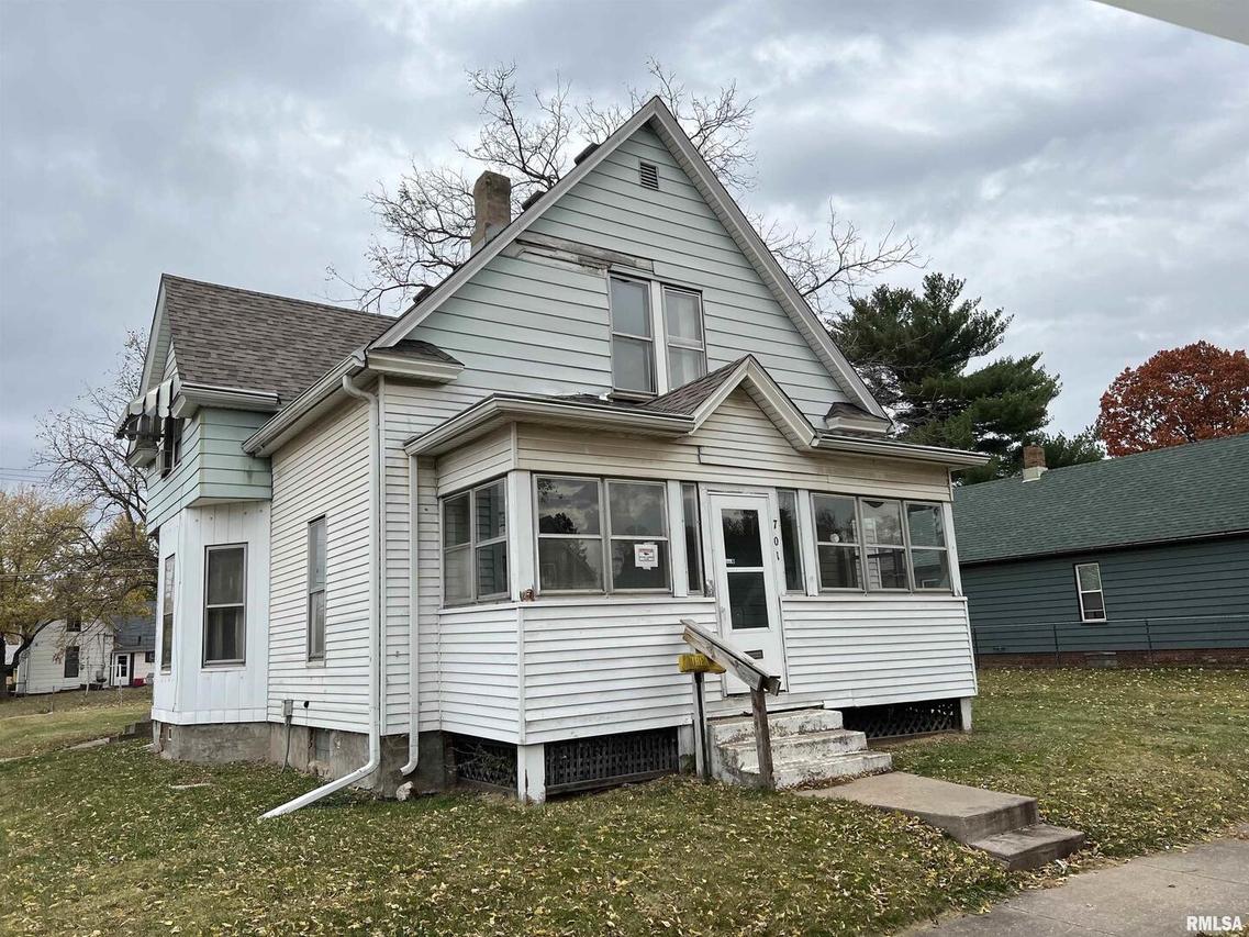 701 12th Ave., Rock Island, IL 61201
