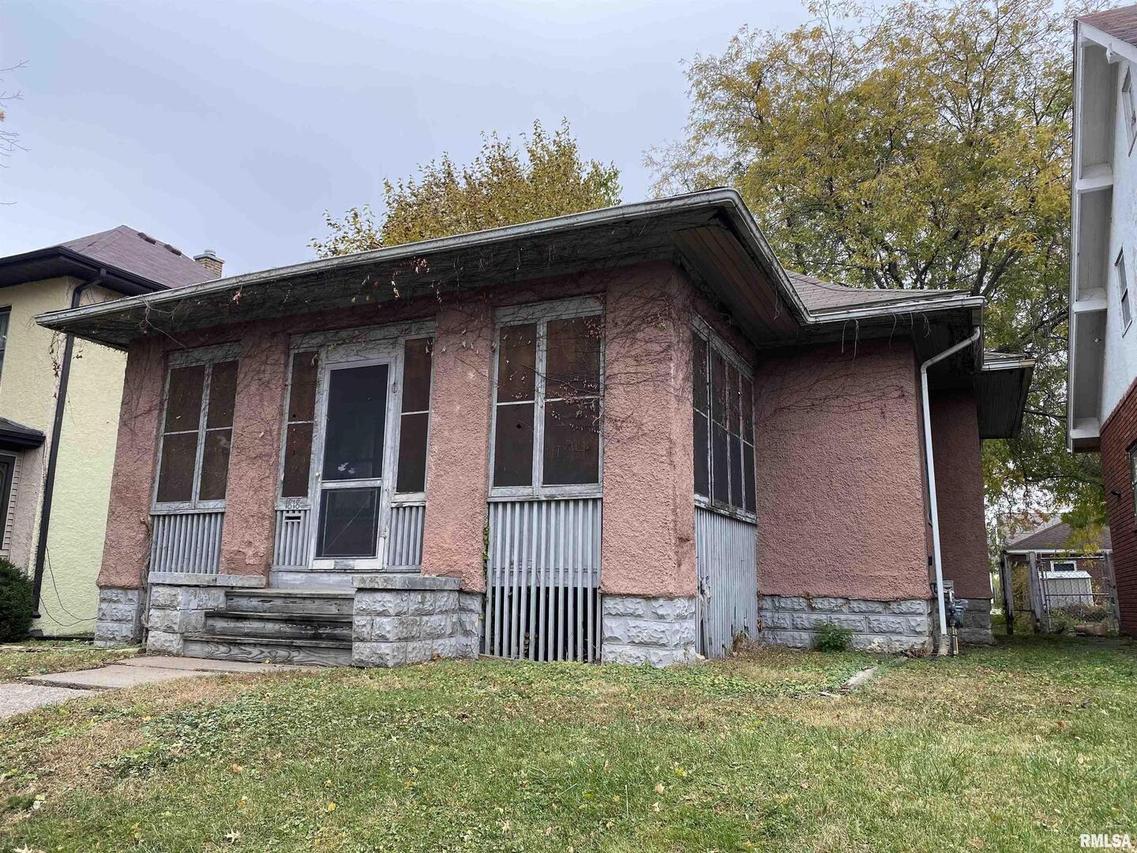 1818 13th St., Moline, IL 61265