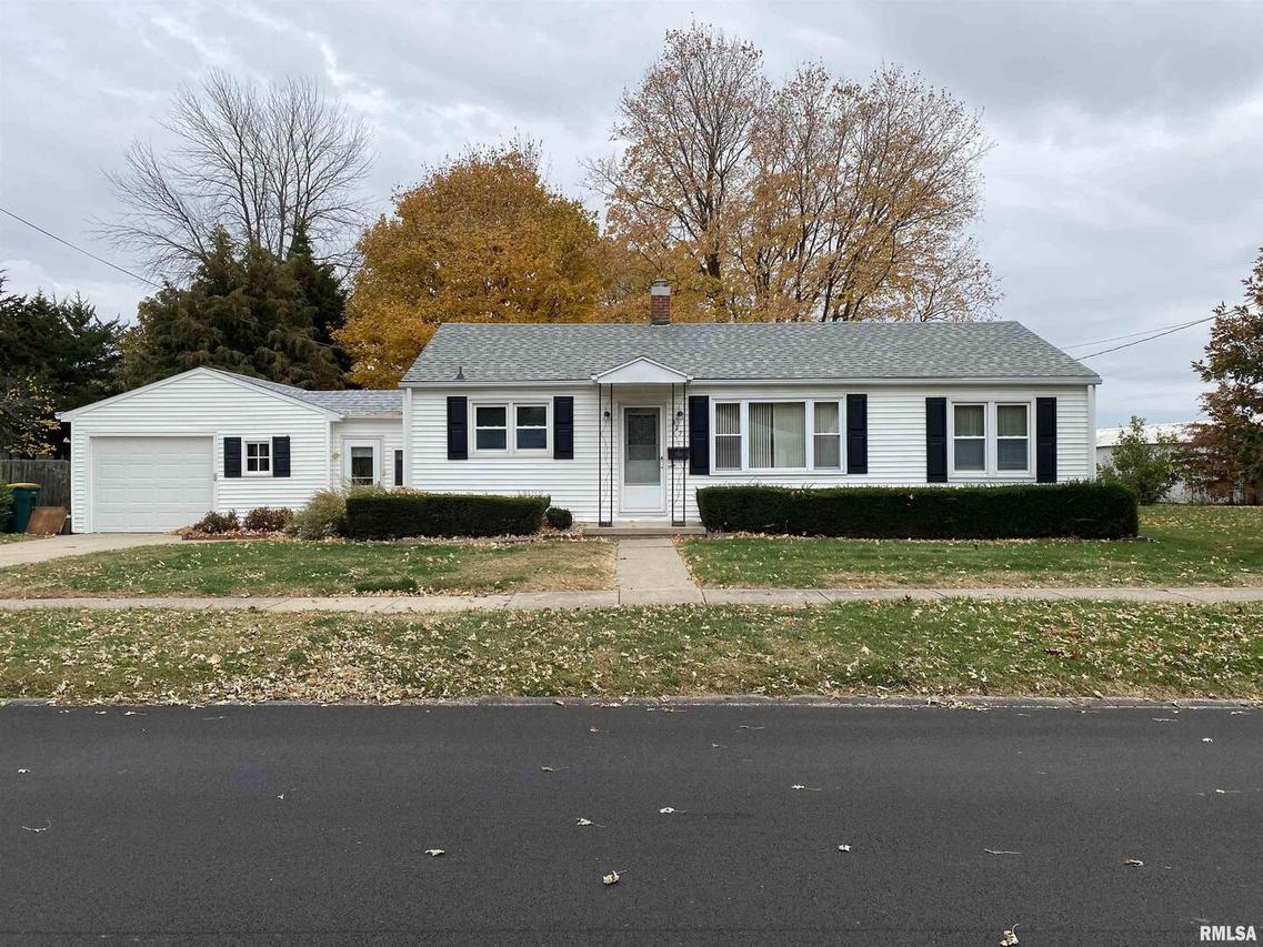 327 N White St., Macomb, IL 61455