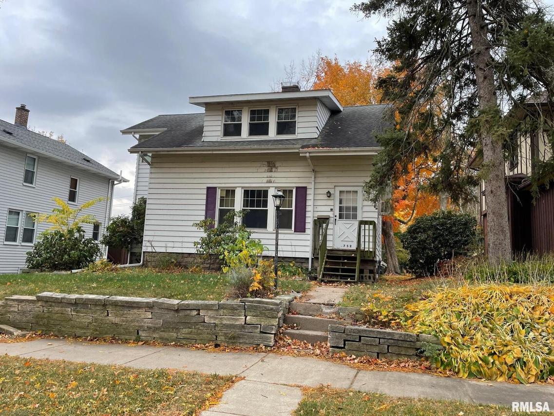752 20th Ave., East Moline, IL 61244