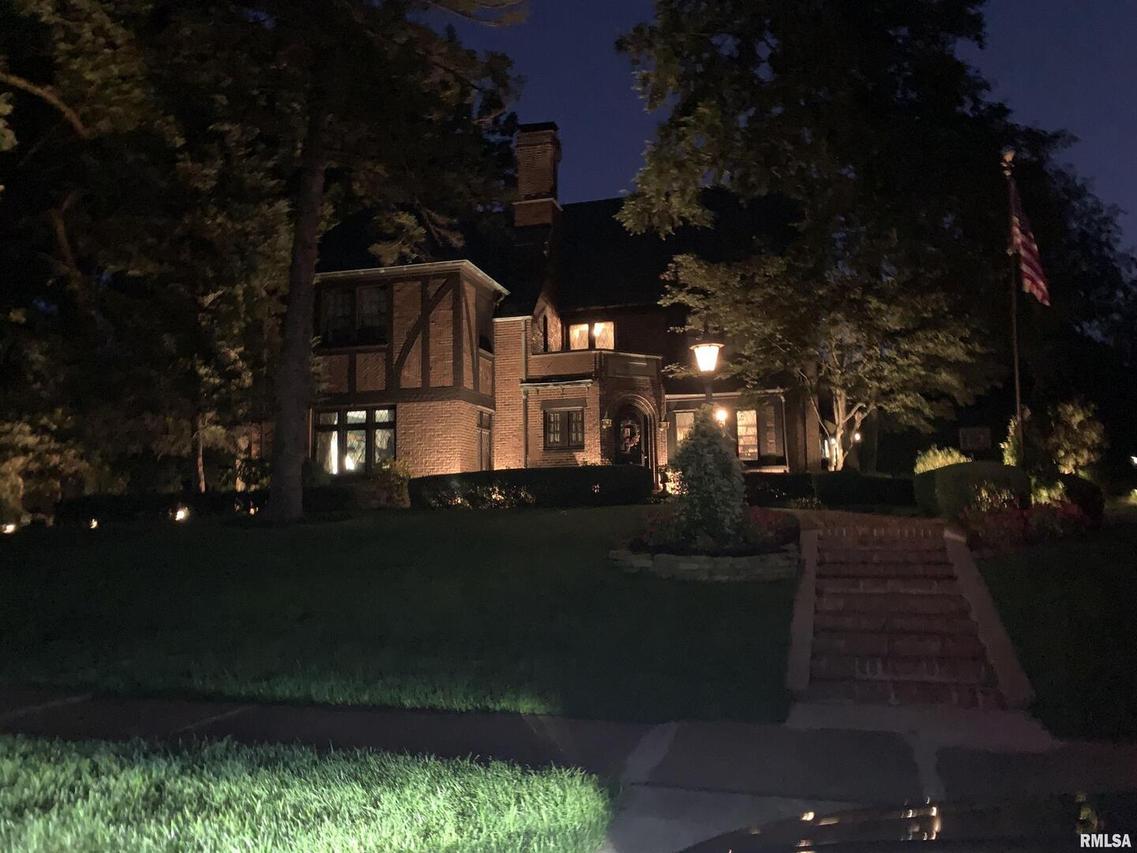 2960 15th Ave., Moline, IL 61265