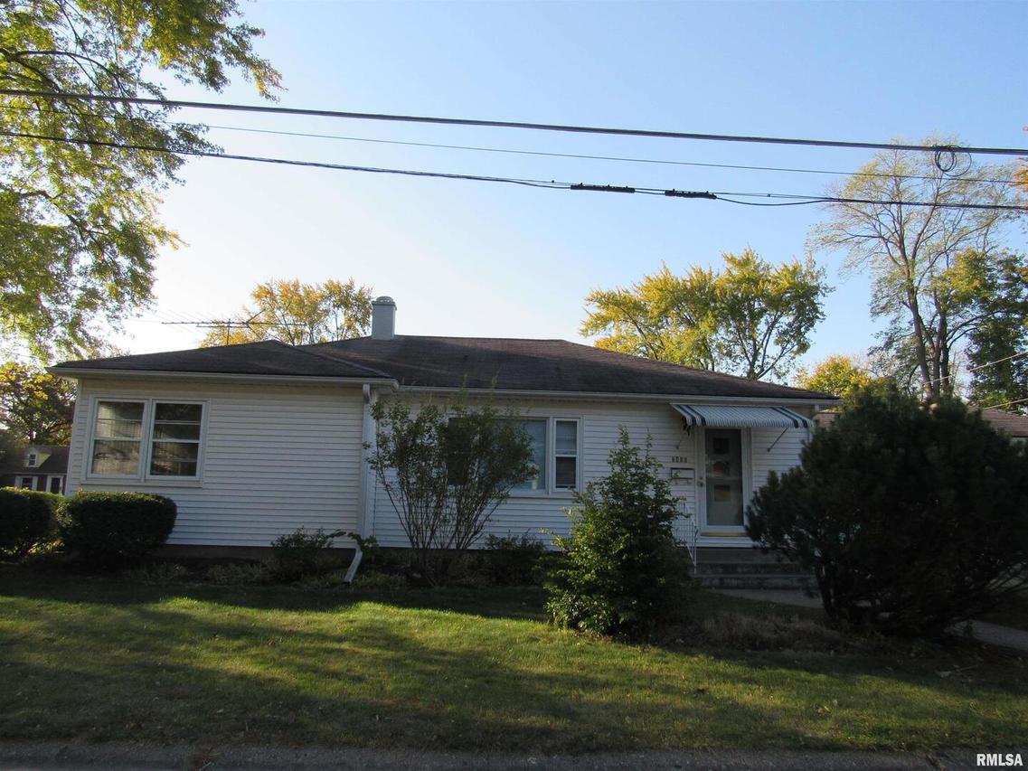 2446 23rd Ave., Rock Island, IL 61201