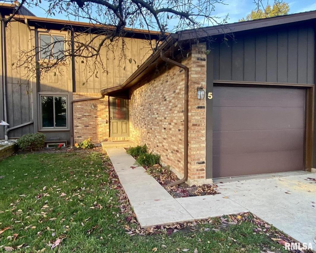 5 Cedar Dr., Macomb, IL 61455