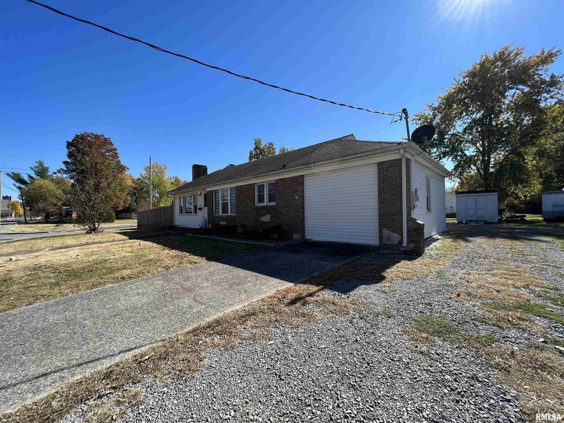 1201 W Cherry St., Marion, IL 62959