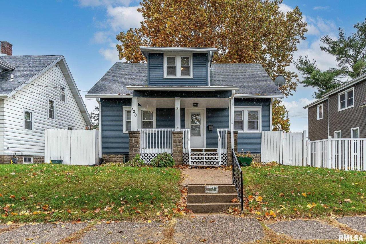 820 17th Ave., Moline, IL 61265