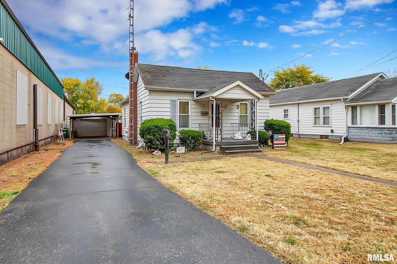 331 E Olive St., Duquoin, IL 62832