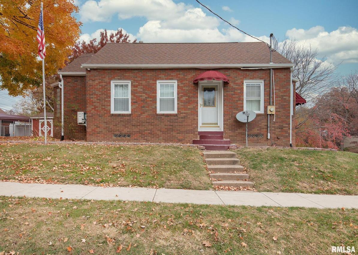 262 8th St., Silvis, IL 61282