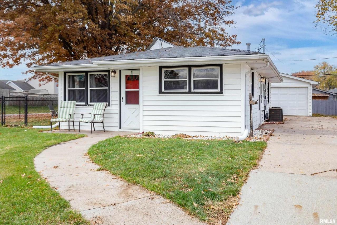 2412 10th St., Silvis, IL