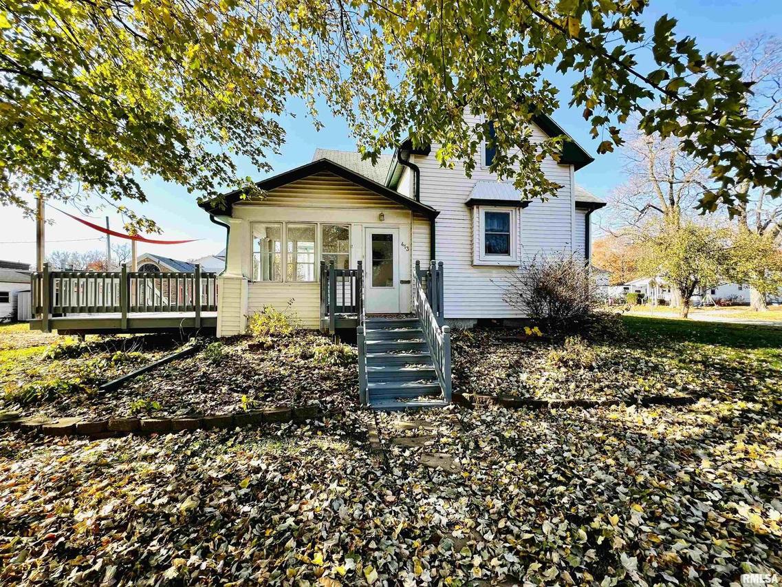 413 NE 2nd Ave., Aledo, IL 61231