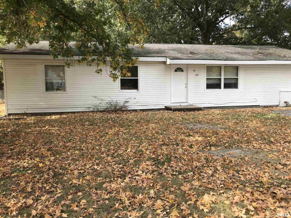 610 S Elm St., Cambria, IL 62918