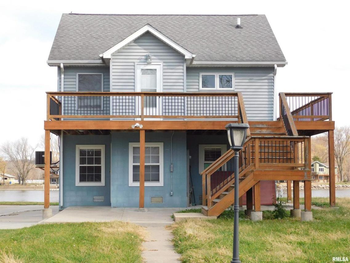 3405 S Shore Dr., Moline, IL 61265
