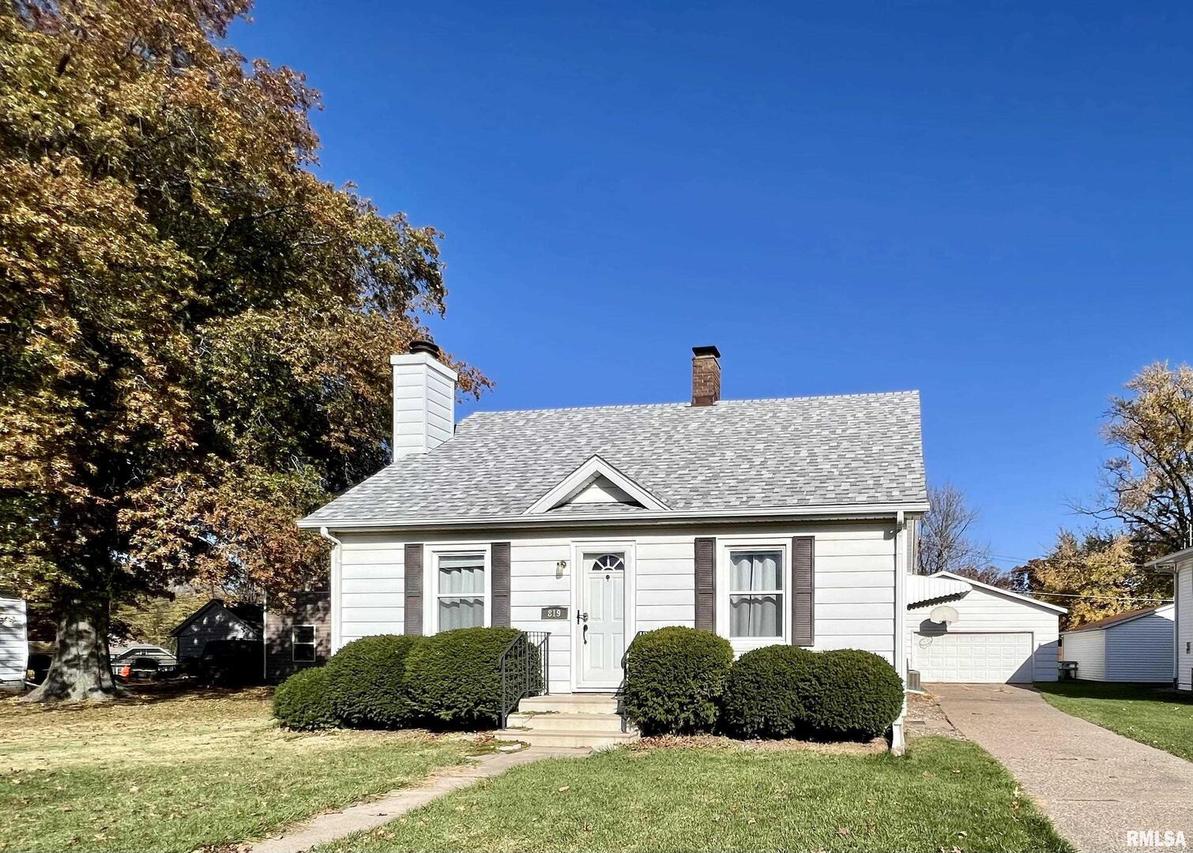 819 22nd Ave., East Moline, IL 61244