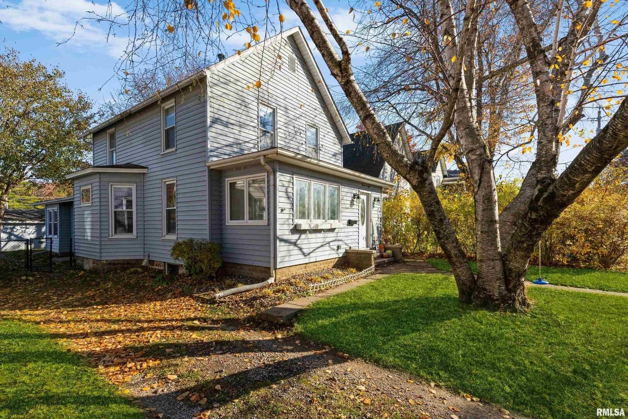 1108 25th St., Moline, IL 61265